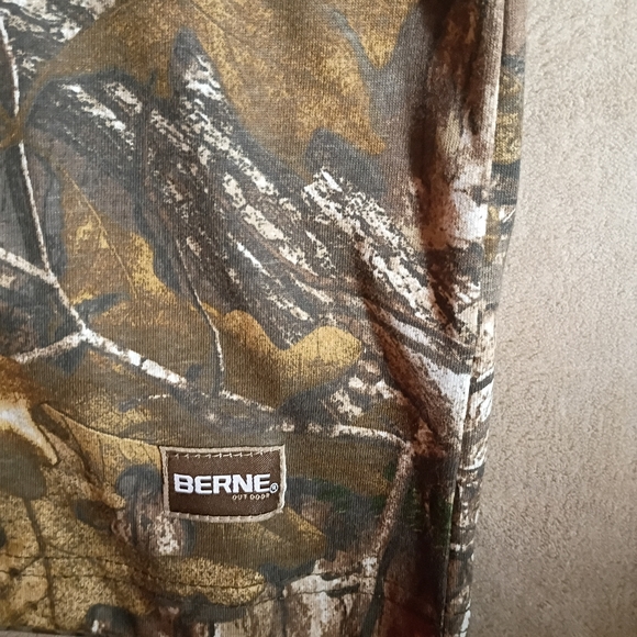 Berne Outdoor Realtree Edge Camo T-Shirt Men’s Large NWT Pocket Tee Hunting Work - Picture 2 of 7